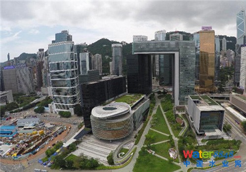 香港特區(qū)政府總部的綠化設(shè)施（2015年5月12日攝）。  