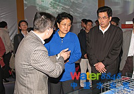 中共中央政治局常委、國務(wù)院總理李克強(qiáng)聽取碧水源工作情況匯報