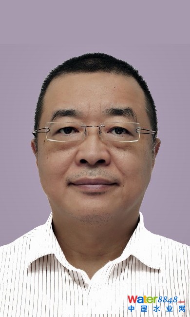 李鈁